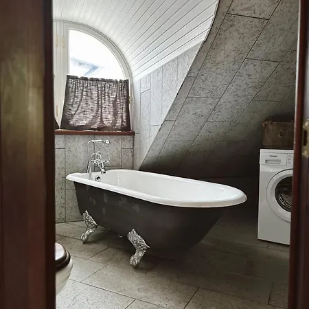 Karja Castle Apartment *